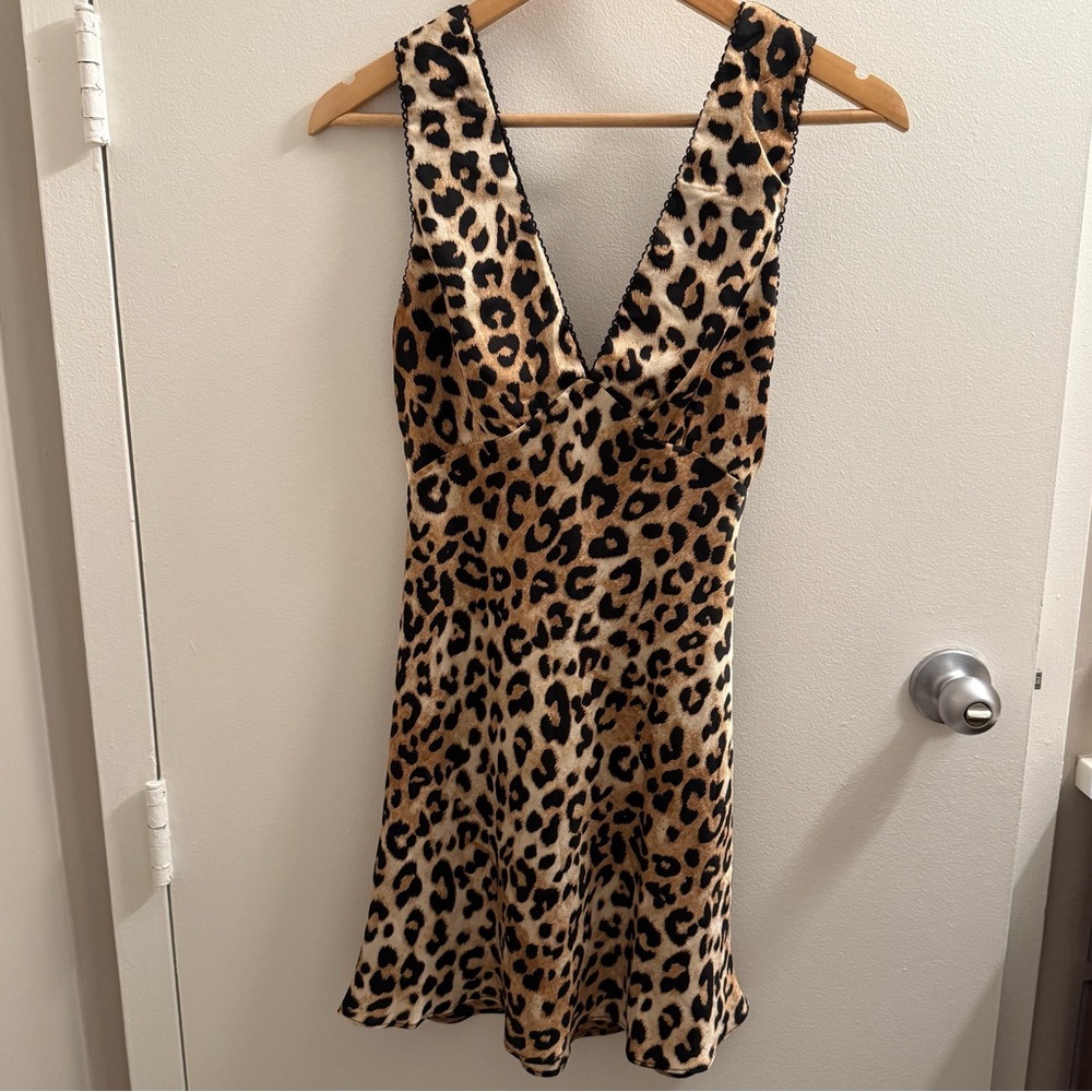 Leopard Print Sleeveless V-Neck Boutique Mini Dress - Size M